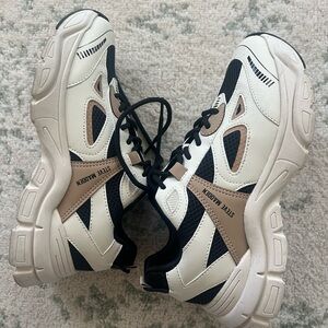 Steve Madden Black and Cream Sneakers